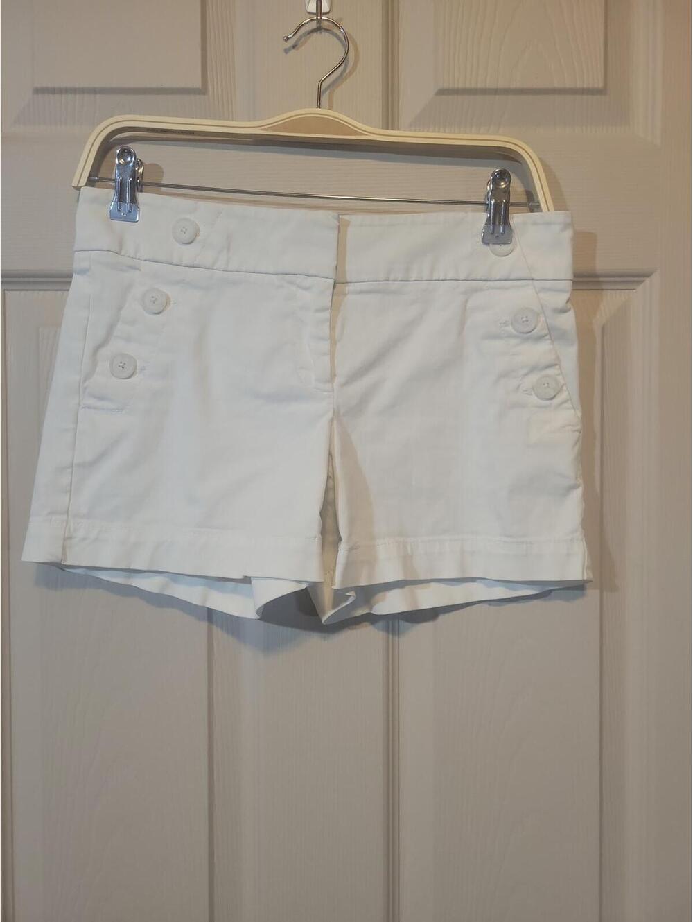 Anne Taylor Loft White Button Accent Women's Shorts